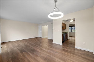 105 Springwater Ct, Coraopolis, PA 15108 - photo 7