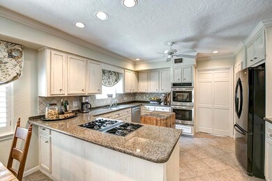 13611 Alchester Ln, Houston, TX 77079 - photo 7