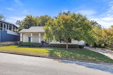 6121 Sharon Rd, Fort Worth, TX 76116 - photo 3