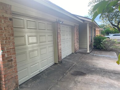 10507 Heather Hill Dr, Houston, TX 77086 - photo 2