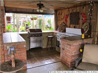 outdoor kitchen