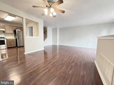 5905 Spruce Mill Dr unit 445, Morrisville, PA 19067 - photo 2