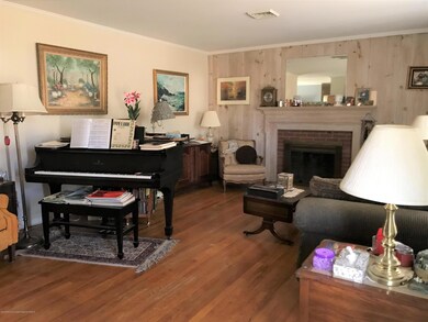 820 Living Rm