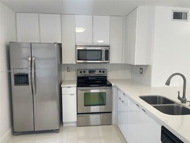 3545 Magellan Cir unit 3565, Miami, FL 33180 - photo 6