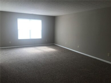 3106 Limber Pine Dr, Whiteland, IN 46184 - photo 2