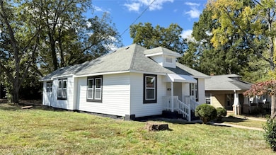 227 W 11th St, Salisbury, NC 28144 - photo 2