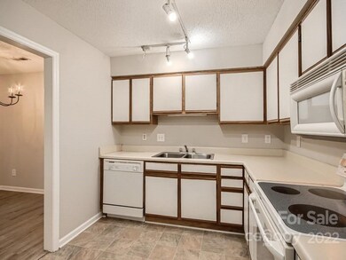 1042 Churchill Downs Ct unit H, Charlotte, NC 28211 - photo 7