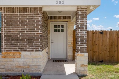 202 N Iris St, Pharr, TX 78577 - photo 3