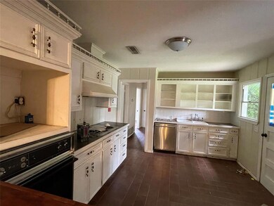 9104 Martin Dr, North Richland Hills, TX 76182 - photo 4