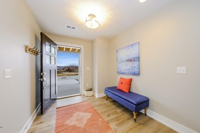 014-photo-breakfast-nook-8825460