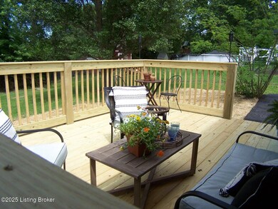 132 Goodloe Ave, Bloomfield, KY 40008 - photo 5
