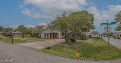 FRONT OF HOUSE RIGHT 1