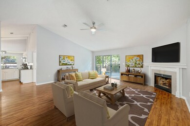 6-web-or-mls-5845-Calumet-Crt-06