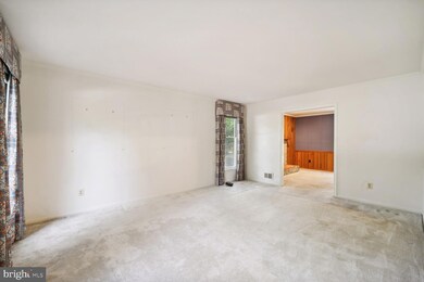 53 Redding Ridge Dr, Gaithersburg, MD 20878 - photo 7