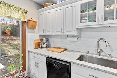 9 Marion Rd, Middleboro, MA 02346 - photo 7