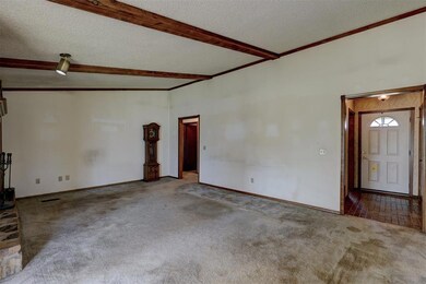 Unfurnished living room