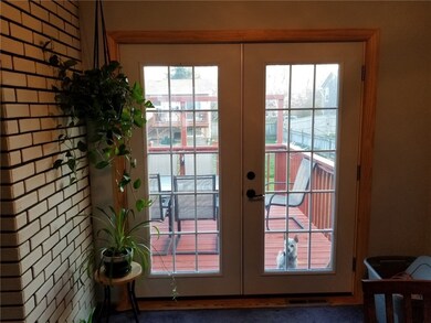 Dining Area to Deck