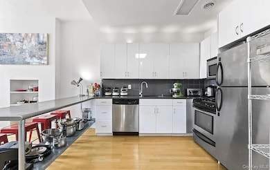 226 Stanhope St, Brooklyn, NY 11237 - photo 3