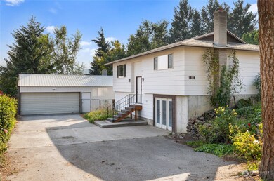 1818 Gary St NE, East Wenatchee, WA 98802 - photo 2