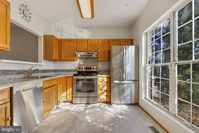 6920 Flag Harbor Dr, District Heights, MD 20747 - photo 7