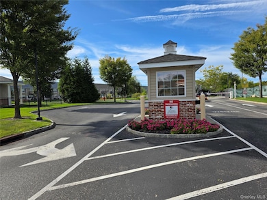 115 Weatherby Ln, Central Islip, NY 11722 - photo 3