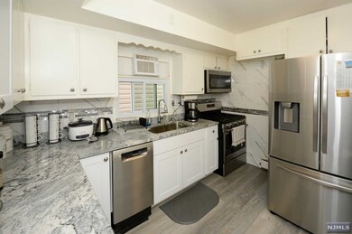 138C 68th St, Guttenberg, NJ 07093 - photo 5