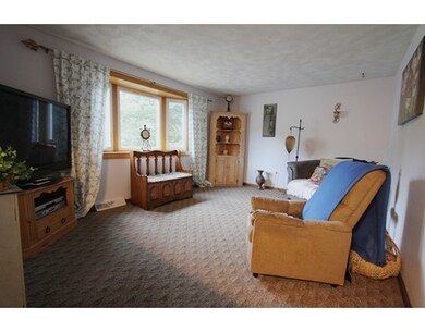 3 Knoll St, Billerica, MA 01821 - photo 4