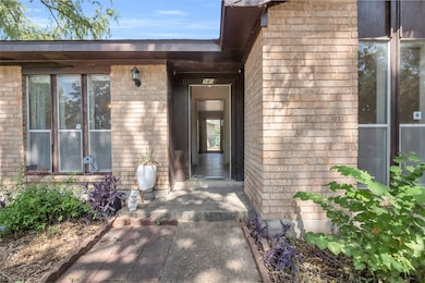 7411 Tall Pines Dr, Houston, TX 77088 - photo 3