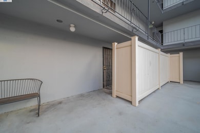 455 Crescent St Condominiums unit 115, Oakland, CA 94610 - photo 6