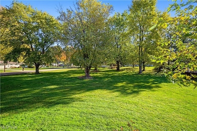 7106 Woodell Ave NE, Canton, OH 44721 - photo 2