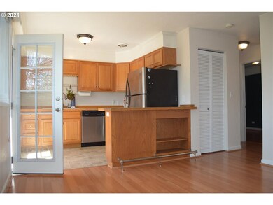 2082 W 14th Place unit 2082, Eugene, OR 97402 - photo 6