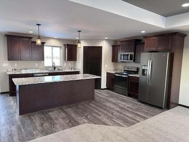 1127 NE 34th Ave, Aberdeen, SD 57401 - photo 5