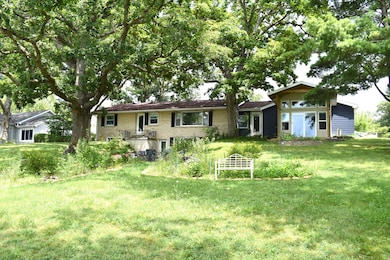 302 Weaver Ct, Loda, IL 60948 - photo 2