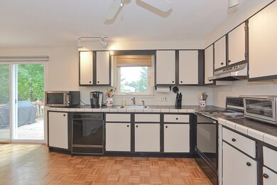 1405 West St, Mansfield, MA 02048 - photo 5