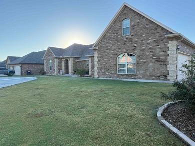 4621 Daybreak Ln, Enid, OK 73703 - photo 2