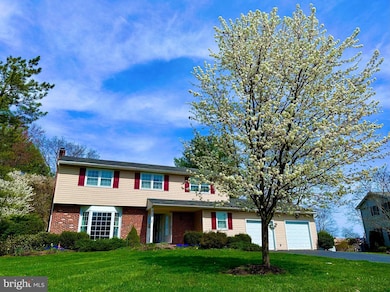 561 Sharon Rd, Colmar, PA 18915 - photo 2