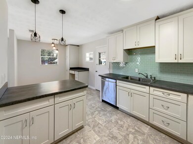 4454 Rainer Rd, Jacksonville, FL 32210 - photo 7