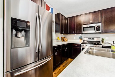 864 Gilbert St. pic 7 -K