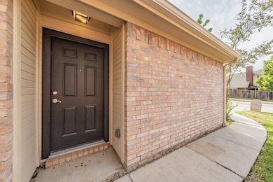 569 Continental Dr, Lewisville, TX 75067 - photo 2