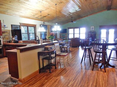 DINING AND FAMILY ROOM