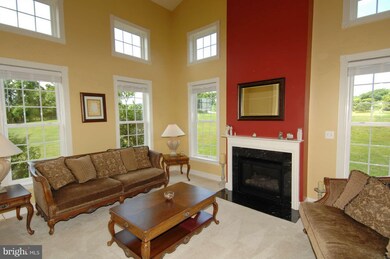 35484 Autumn Ridge Ct, Round Hill, VA 20141 - photo 4