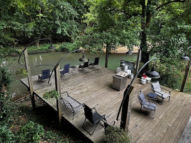 LL River Deck