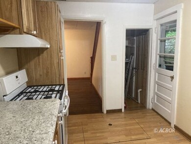 39 1st St, Athens, OH 45701 - photo 5