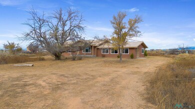 94 W Cochiti, Santa Fe, WA 98508 - photo 5