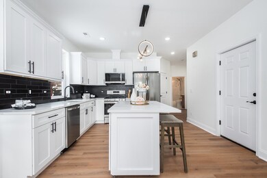 1539 Hoyt Ave, Aurora, IL 60506 - photo 7