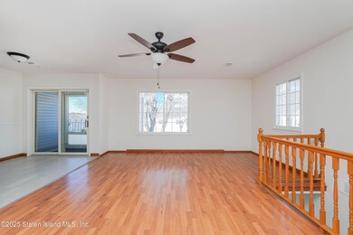 559 Correll Ave unit 34, Staten Island, NY 10309 - photo 6