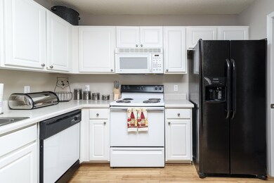 2202 Whispering Pines-015
