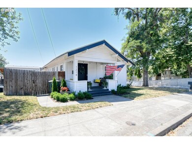 1214 NW Carden Ave, Pendleton, OR 97801 - photo 2