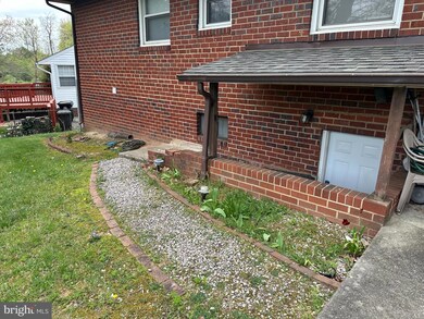 6511 Quentin Ct, New Carrollton, MD 20784 - photo 3