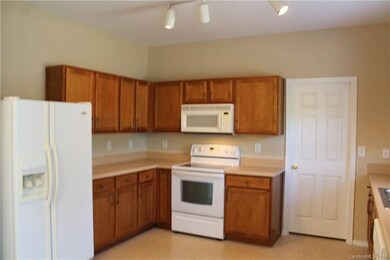 Large wrap around kitchen with under cabinet light